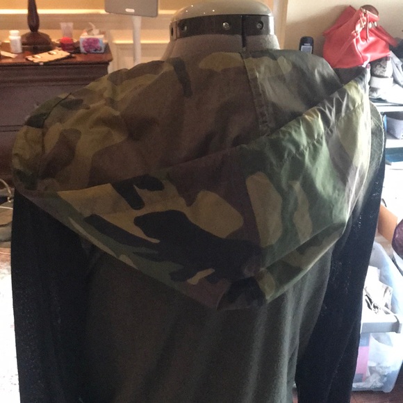 Nylon Camo chest length Dickie with hood - Picture 6 of 9
